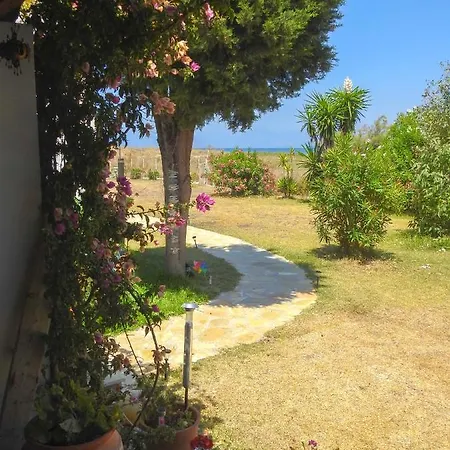 Driftwood Beach House, Corfu * Acharavi (Corfu)