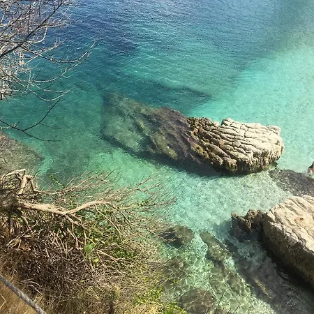 Driftwood Beach House, Corfu Holiday home *
