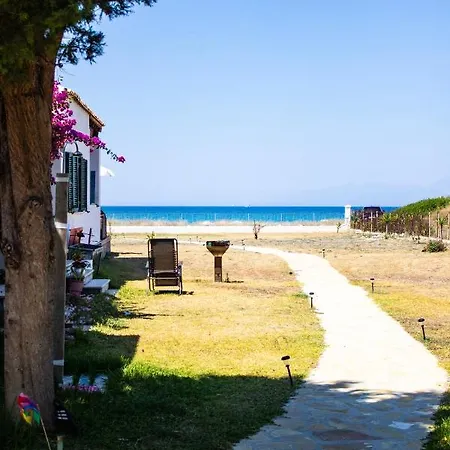 Holiday home Driftwood Beach House, Corfu